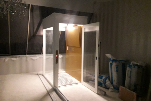 Elevator lift in attic appartment | HYDRO-CON Elevator A/S